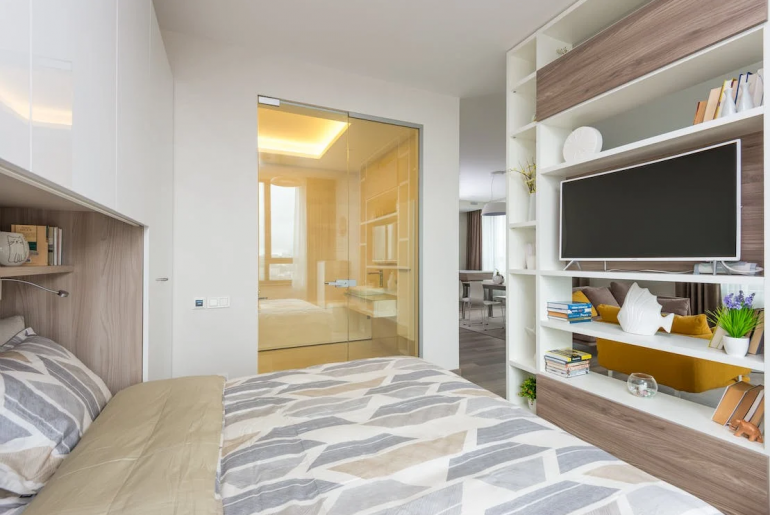 5 Tempat Meletakkan TV di Kamar Tidur