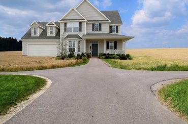 Rumah Tusuk Sate: TAKE IT OR LEAVE IT?